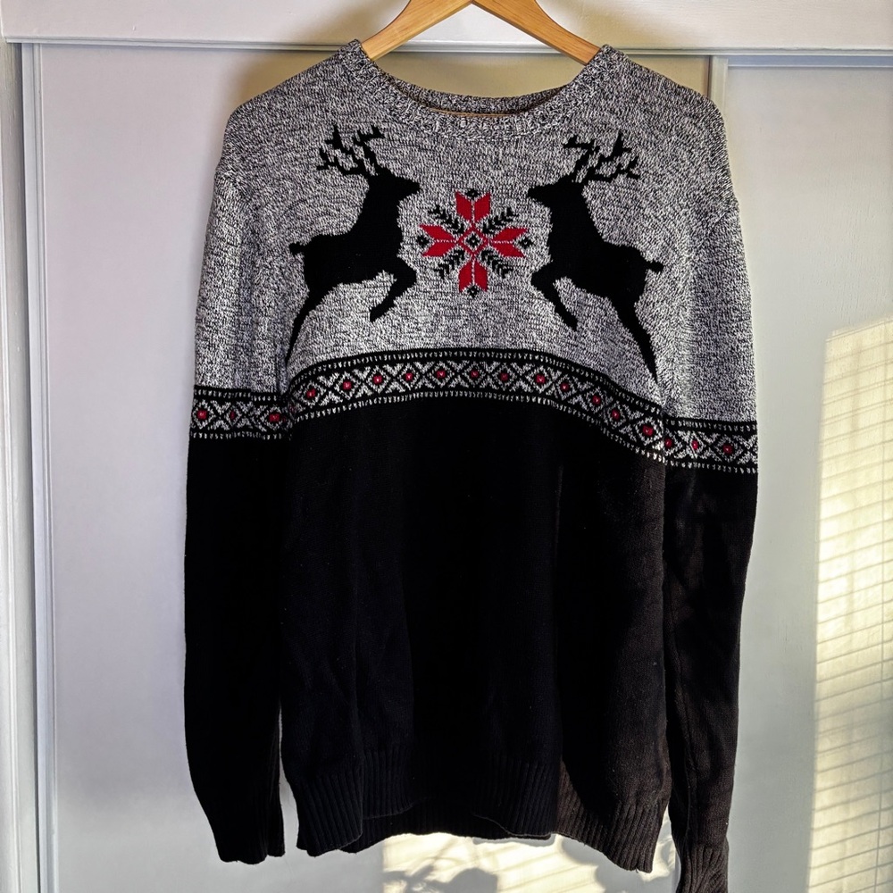 Weatherproof Vintage Black and Gray Reindeer Crewneck Sweater